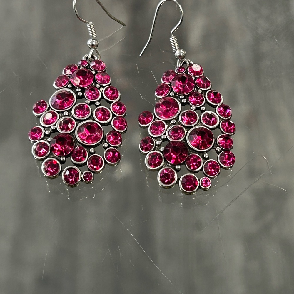 Dazzling Fuchsia Crystal Cluster Earrings(NWOT)